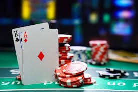 Filipino player using mobile phone to access 6014 gaming platform
